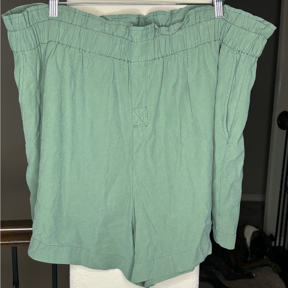 Mauby Pull On Paper Bag Style Green Shorts Size 2X Spring Summer Fall Stretch